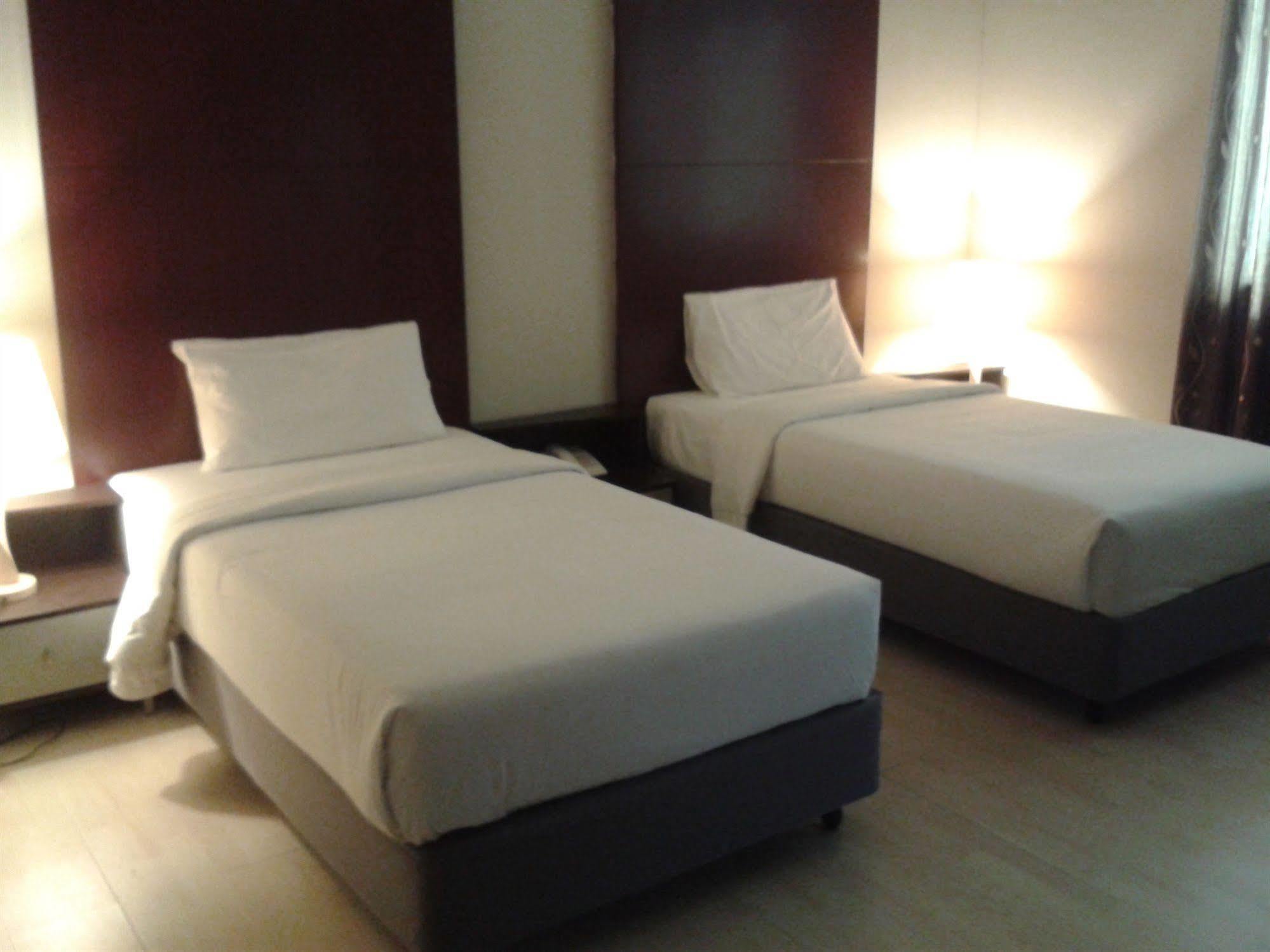 Ginasuite Kompleks27 Hotel Bandar Seri Begawan Exterior photo
